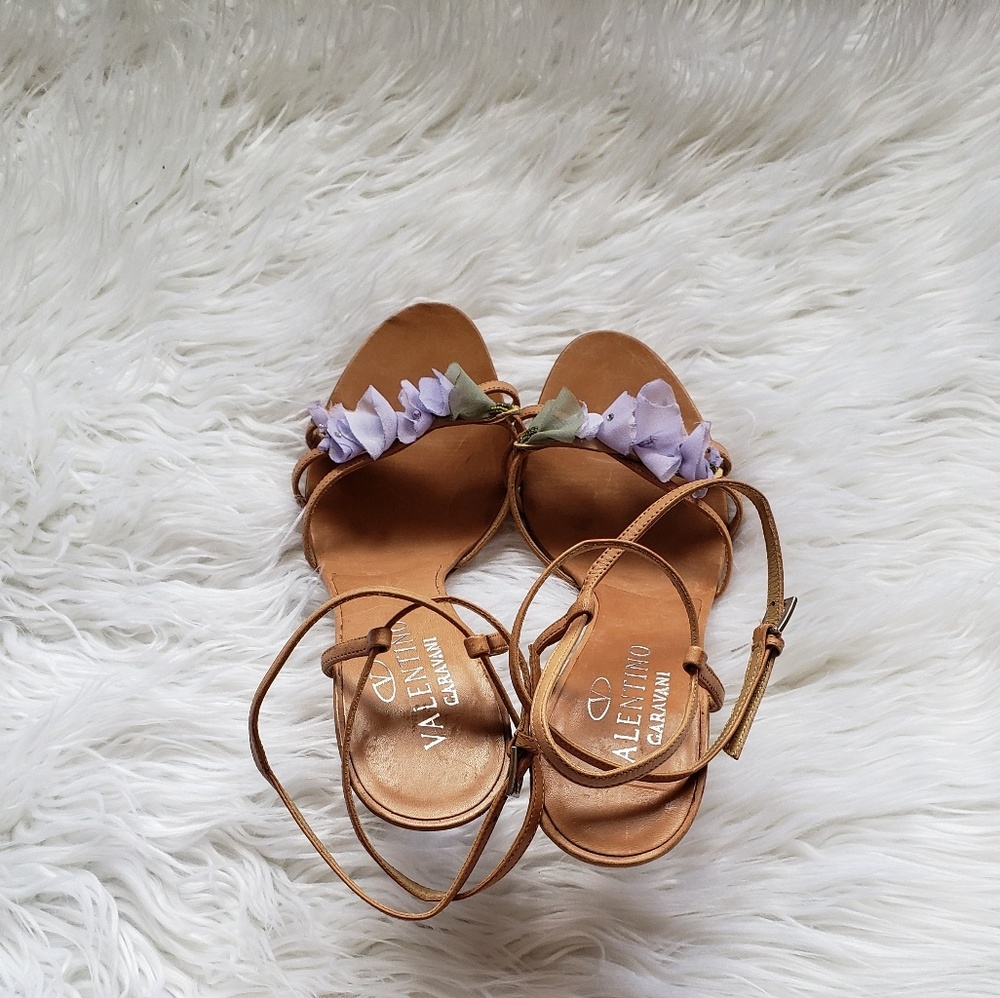 Vintage Valentino Garavani Lavender Flower Heel - Picture 2 of 4